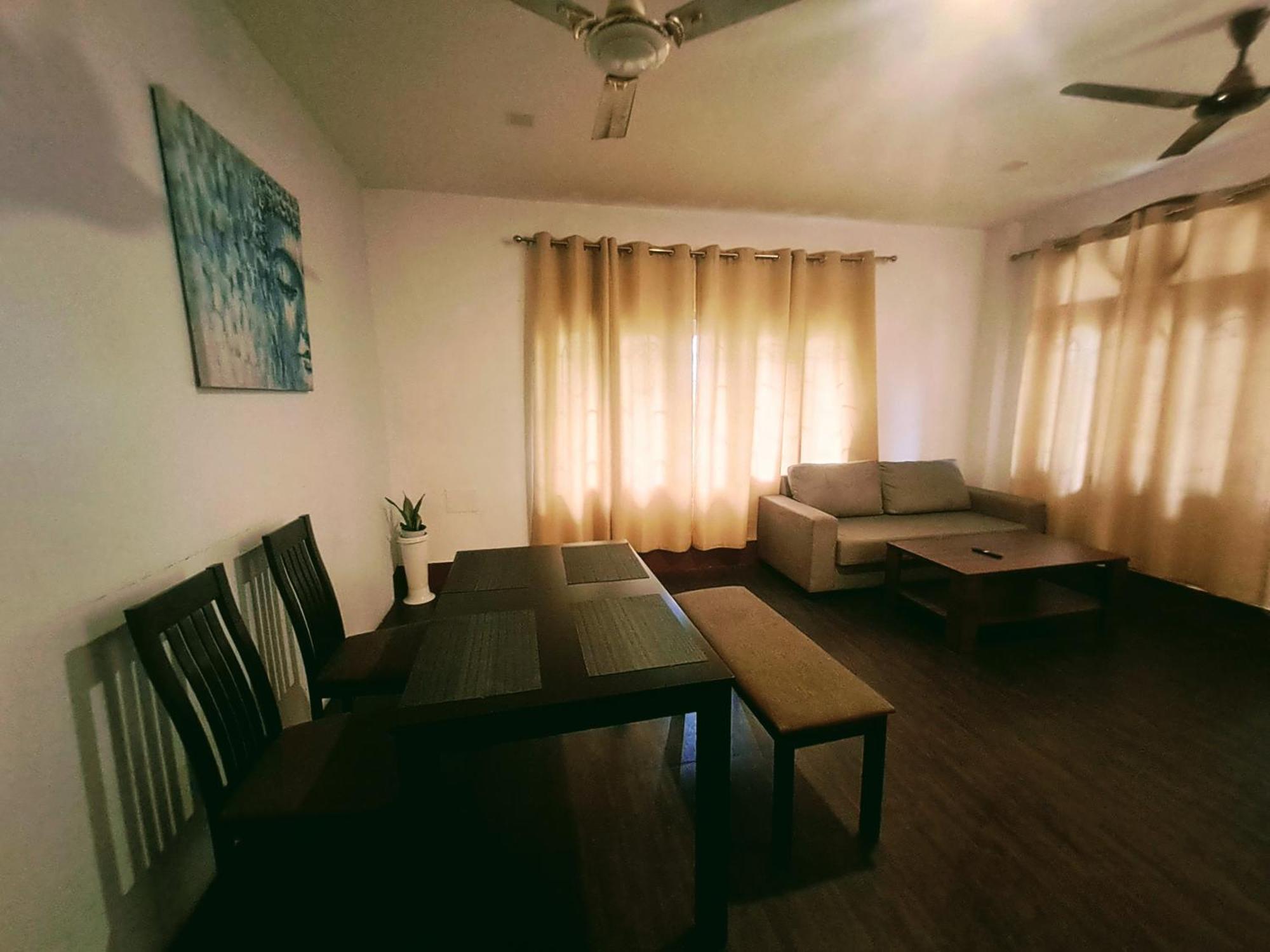Strawberry Swing Homestay 古瓦哈提 外观 照片