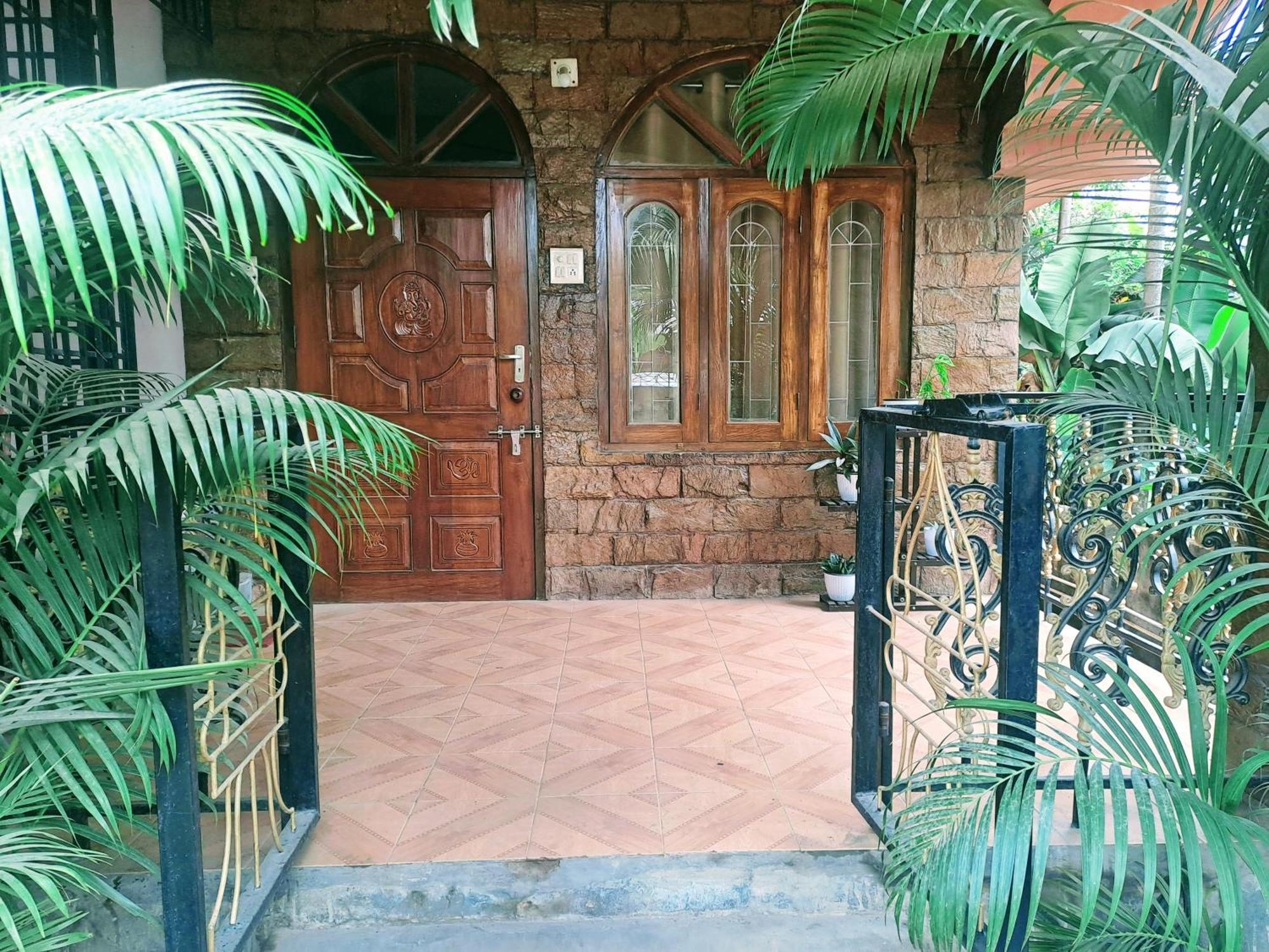 Strawberry Swing Homestay 古瓦哈提 外观 照片
